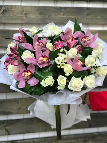 Букет цветов из: Розы и Хризантемы в Дружной Горке