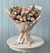 Букет цветов из:  Розы и Лизиантусы в Дружной Горке