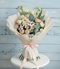Букет цветов из:  Розы и Лизиантусы в Дружной Горке