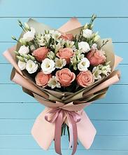 Букет цветов из:  Розы, Альстромерии и Лизиантусы в Дружной Горке