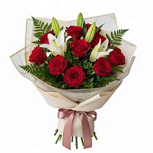 Букет цветов из:  Лилии и Розы в Дружной Горке