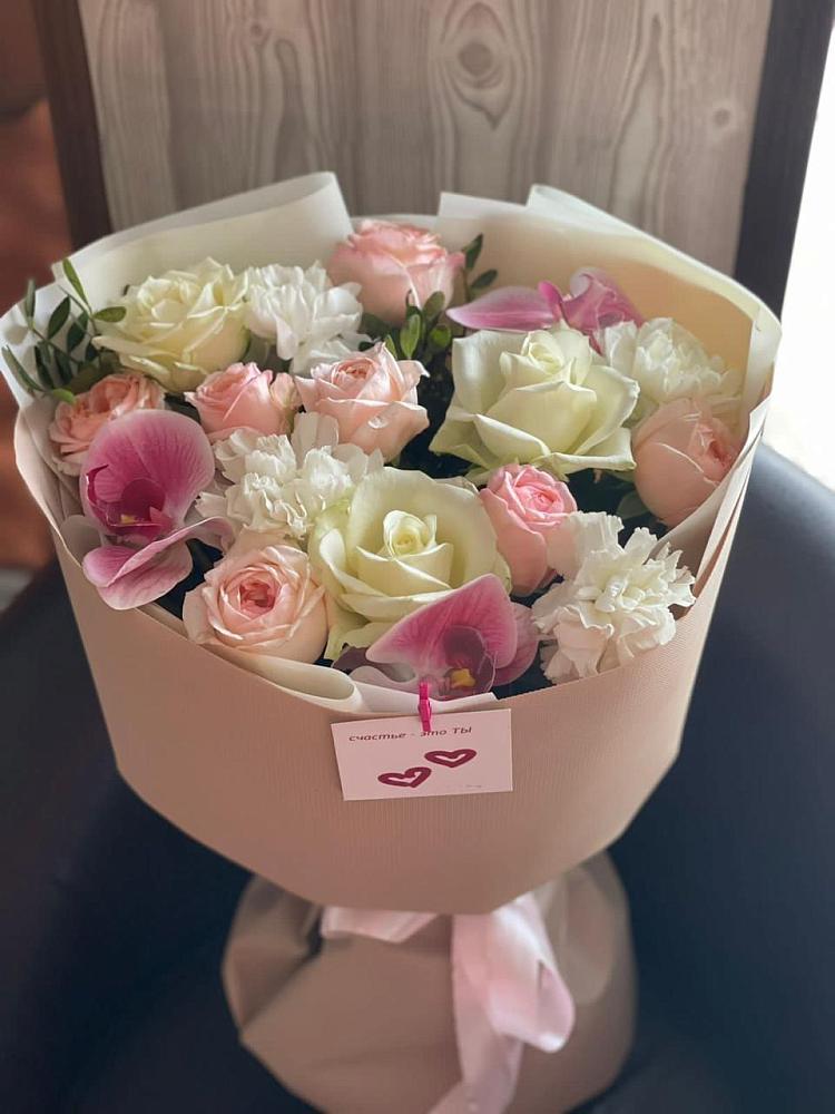 Букет цветов из: Орхидеи, Розы и Гвоздики в Дружной Горке