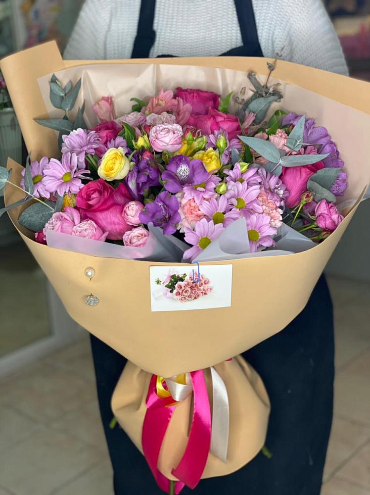 Букет цветов из: Хризантемы, Гвоздики и Альстромерии в Дружной Горке