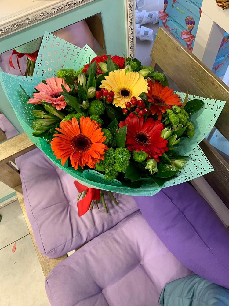 Букет цветов из: Герберы, Хризантемы и Альстромерии в Дружной Горке