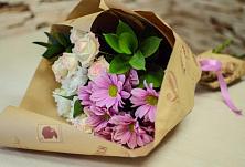 Букет цветов из:  Розы и Хризантемы #REPLACE_PRED# Дружной Горке