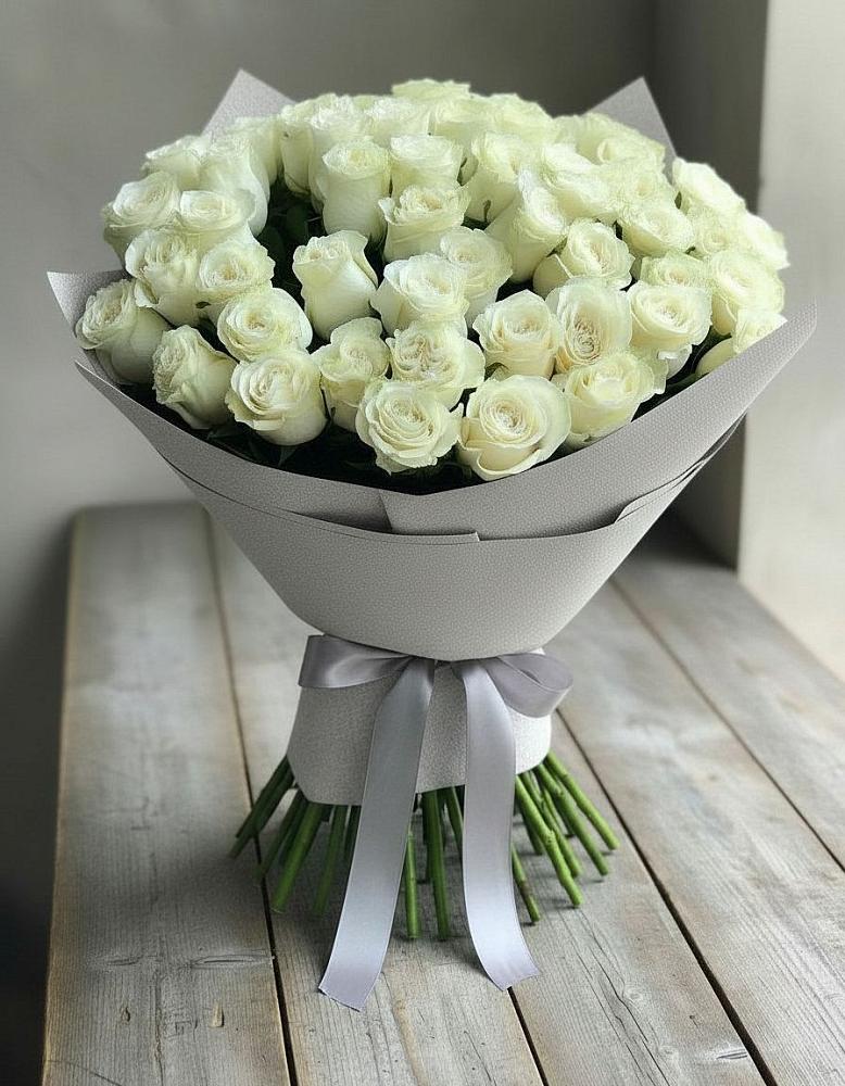 Букет 35 Белых роз в Дружной Горке