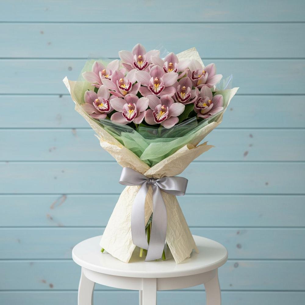 Букет цветов из: Орхидеи и Розы в Дружной Горке