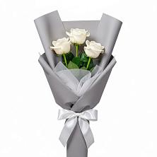 Букет 3 белые розы в Дружной Горке