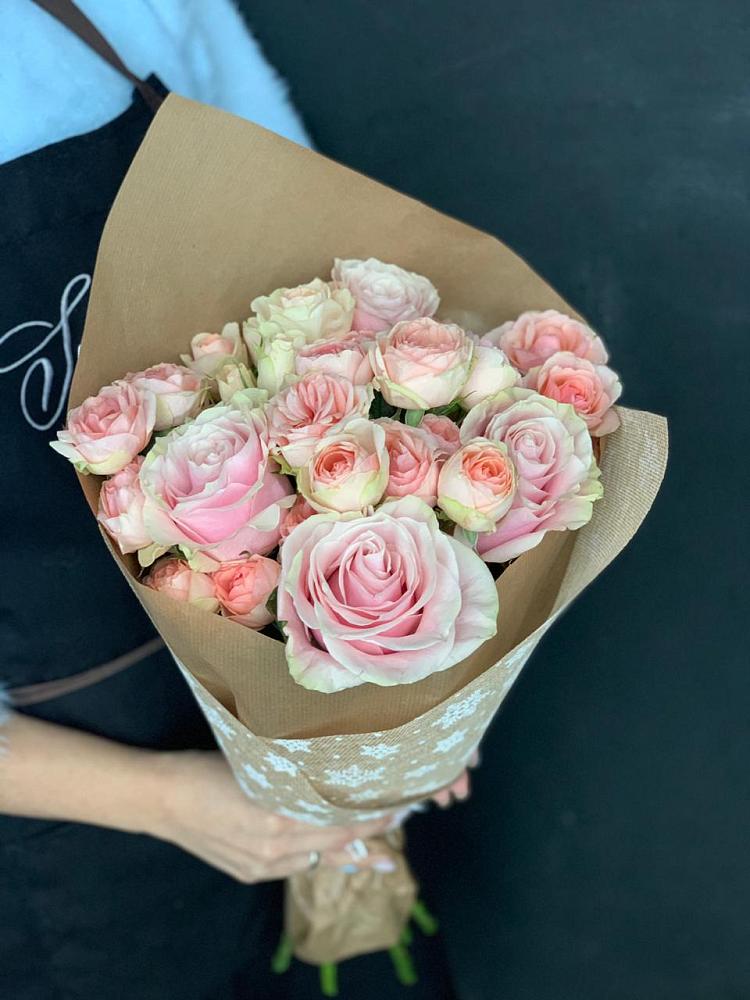 Букет цветов из: Хризантемы и Розы в Дружной Горке