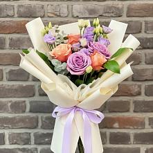 Букет цветов из:  Лизиантусы и Розы #REPLACE_PRED# Дружной Горке