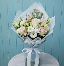 Букет цветов из:  Розы и Лизиантусы в Дружной Горке