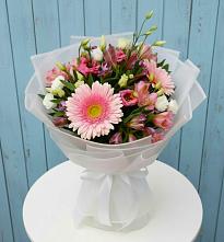Букет цветов из:  Герберы, Альстромерии и Лизиантусы в Дружной Горке