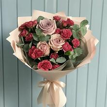 Букет цветов из:  Гвоздики и Розы в Дружной Горке