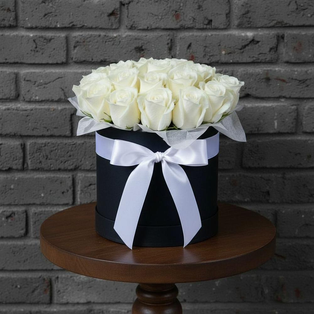 Цветочная композиция из Розы в шляпной коробке в Дружной Горке