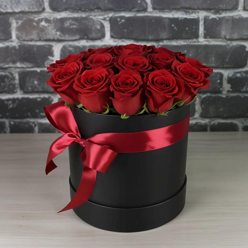 Цветочная композиция из Розы в шляпной коробке в Дружной Горке