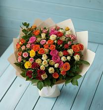 Букет Микс из разноцветных кустовых роз в Дружной Горке